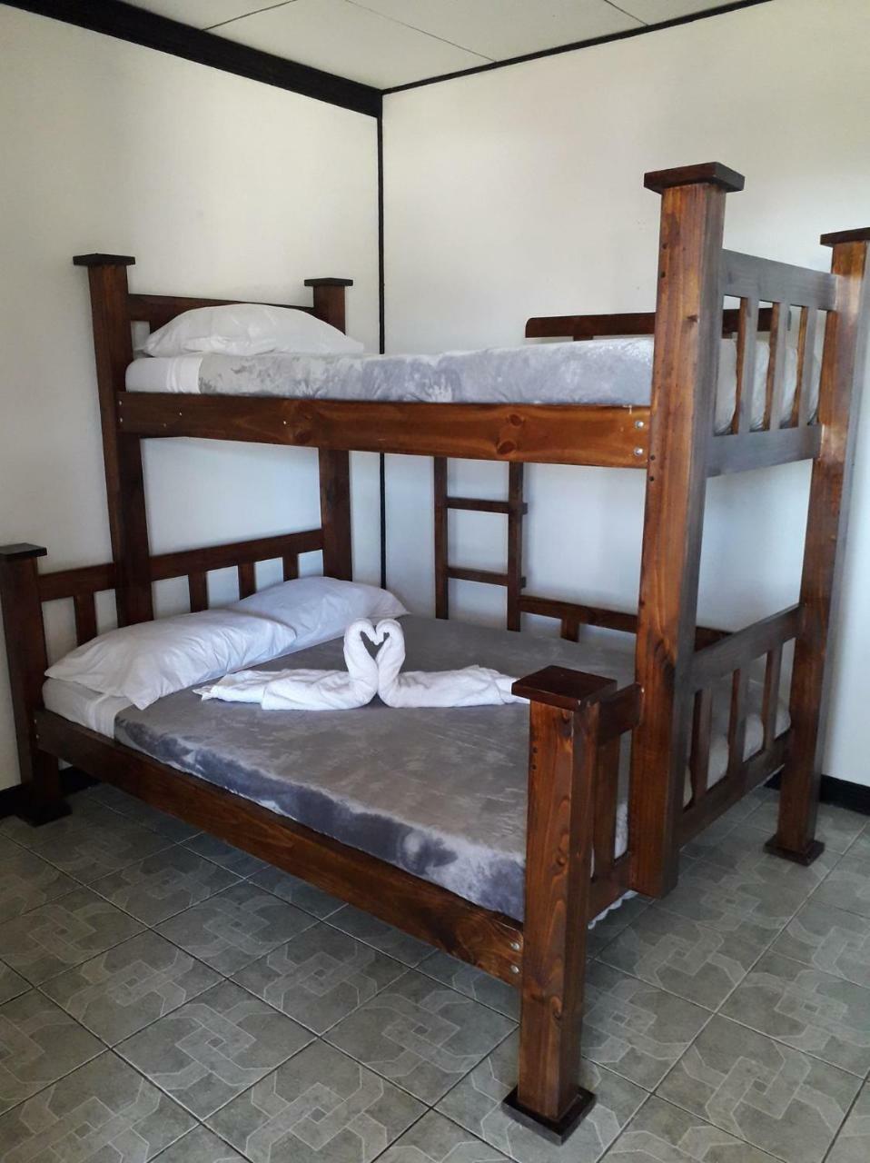 Hostel California Monteverde Екстер'єр фото