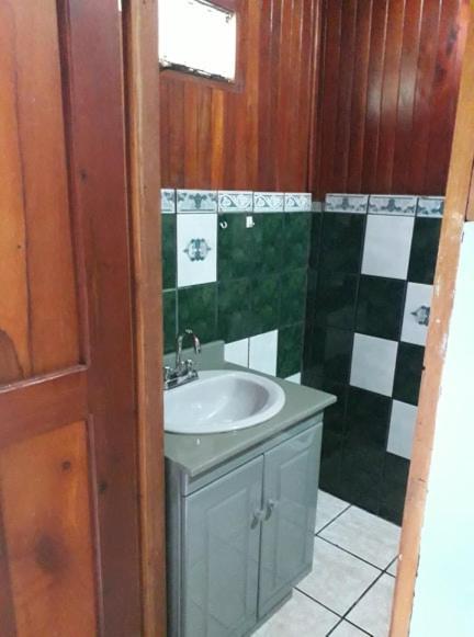 Hostel California Monteverde Екстер'єр фото